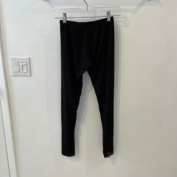 Black Uniqlo Leggings with Lace Bottom XS - Picture 5 of 6